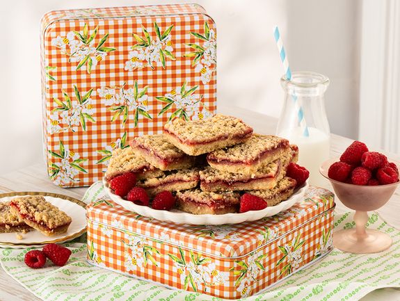 8 Raspberry Crumble Bars